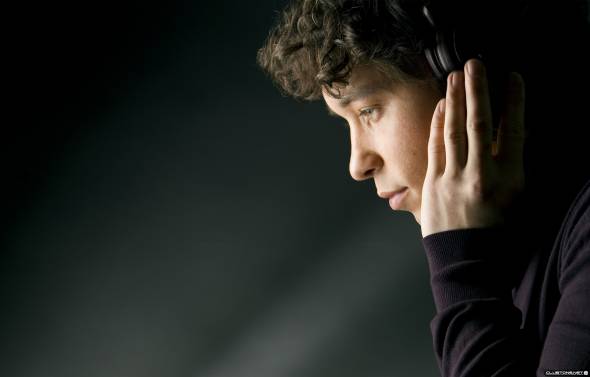 guy in the headphones предпросмотр