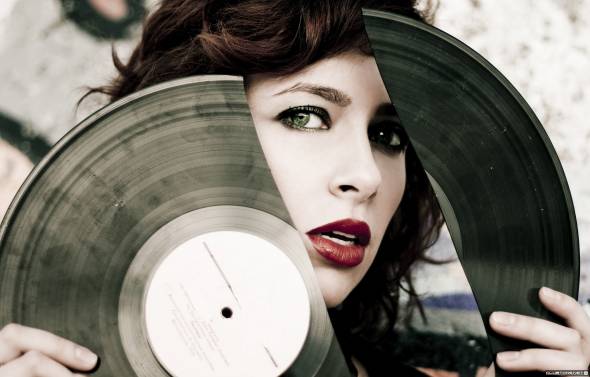 Broken Vinyl 2 предпросмотр