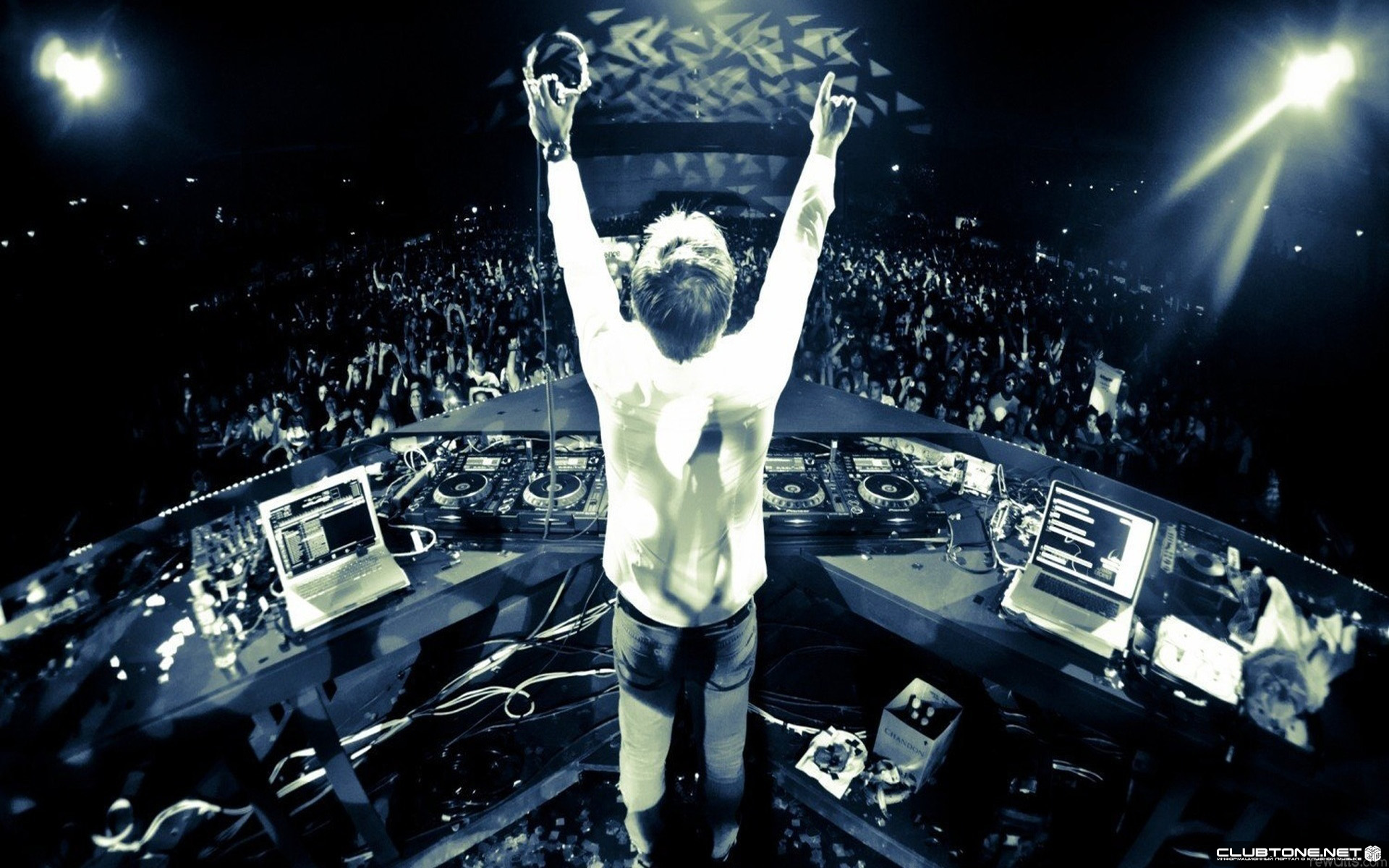 Armin van Buuren  