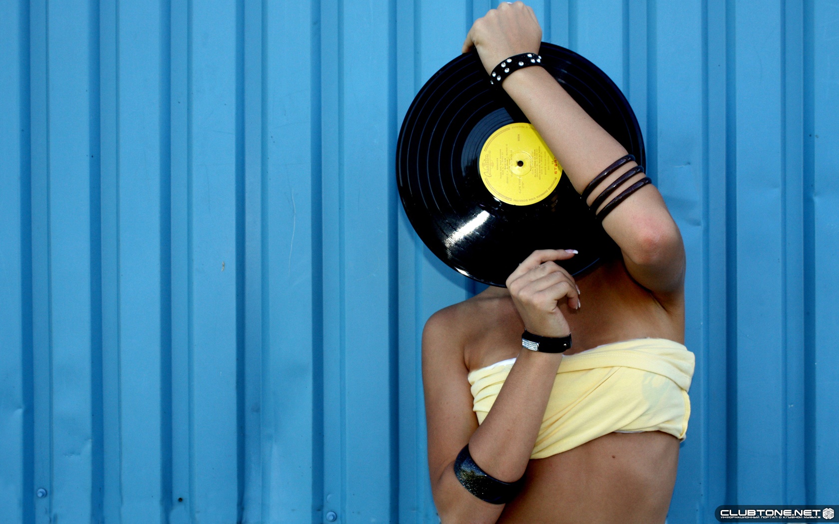 dj vinyl girl  